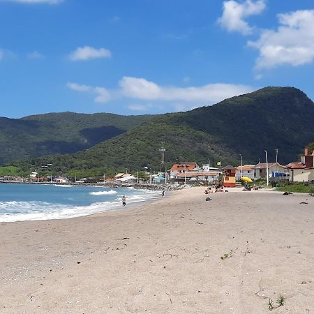Chale Praia Da Armacao Florianópolis Exterior foto